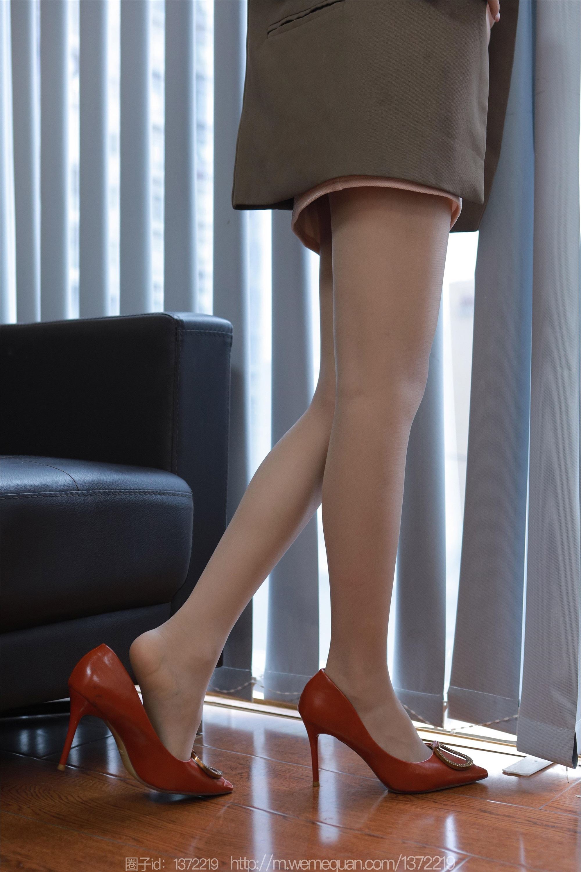 IESS异思趣向  2023.04.27 丝享家 1434 美子《橘色高跟肉丝》